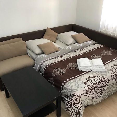 Gil Apartments, Квартира Студия В Самом Центре Пл Петефи Úzhgorod Exterior foto