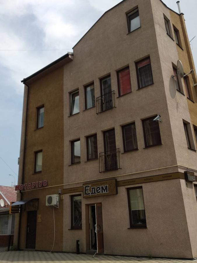 Gil Apartments, Квартира Студия В Самом Центре Пл Петефи Úzhgorod Exterior foto
